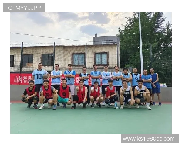 郭昊文：从篮球新星到职业生涯的辉煌之路探索与展望